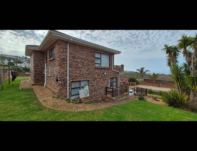 3 BEDROOM TOWNHOUSE FOR SALE IN DANA BAY